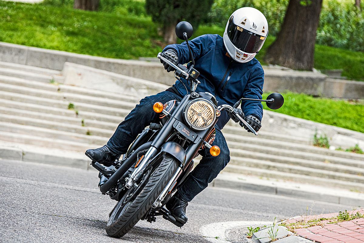 moto en carretera 